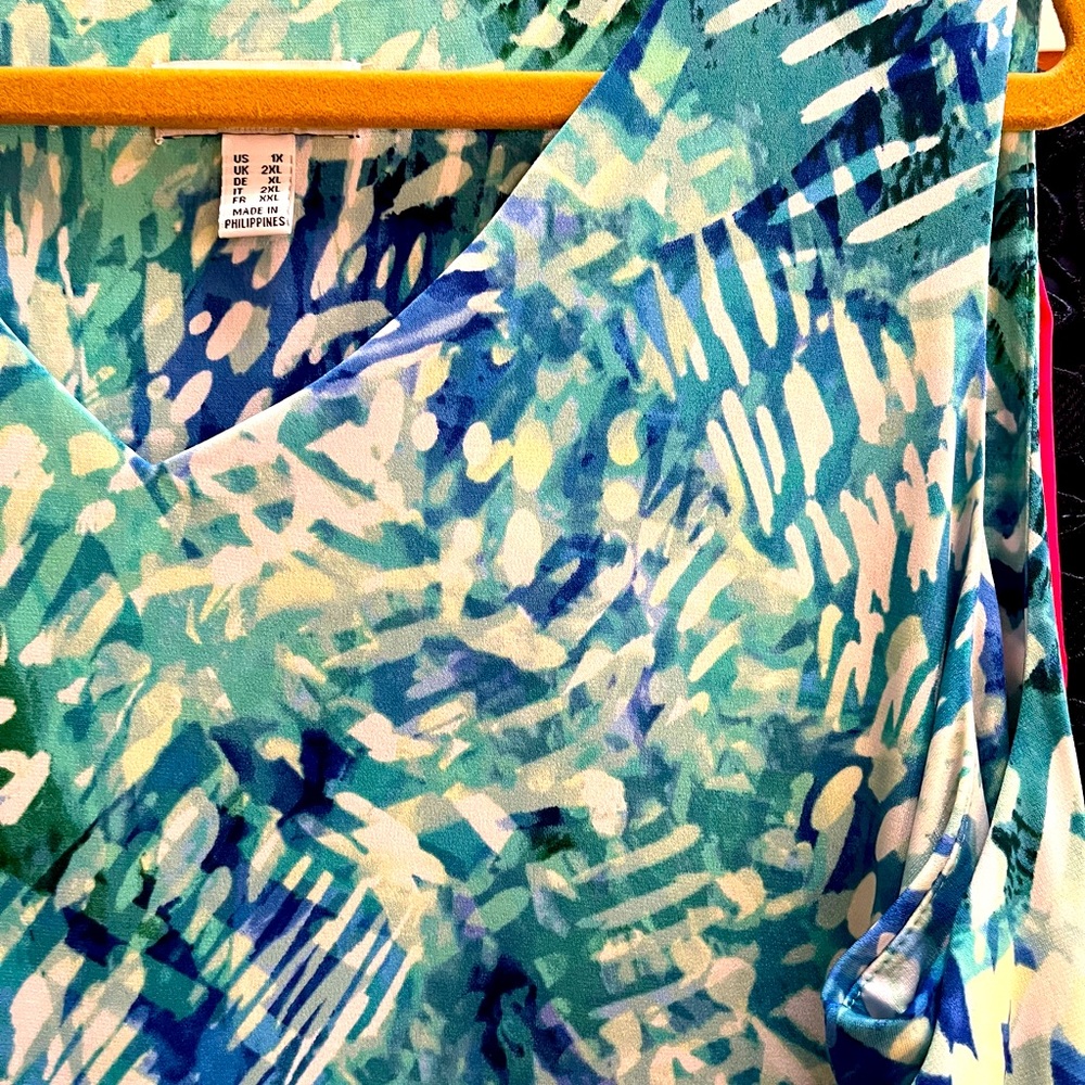 Sleeveless v-neck coastal print tiered dress